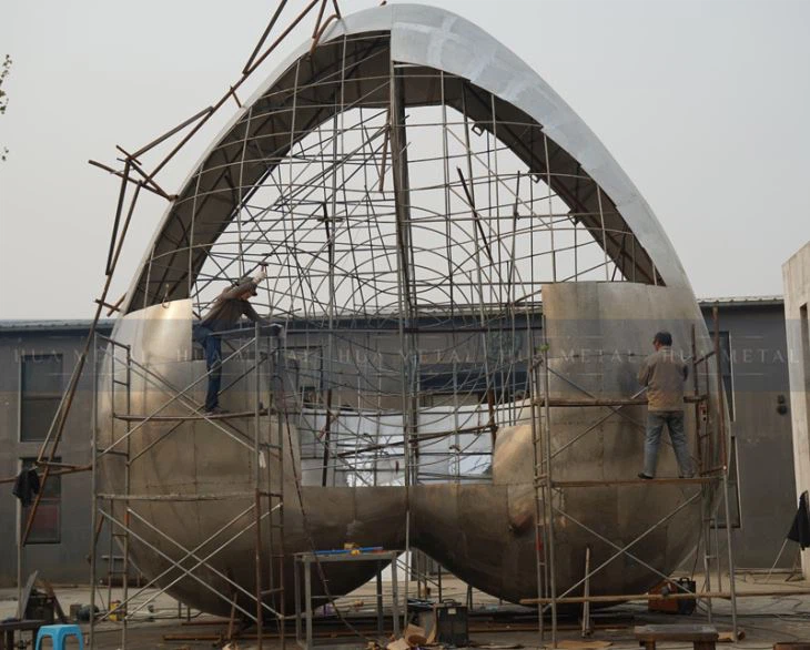 mirror-polished-sculpture-fabrication